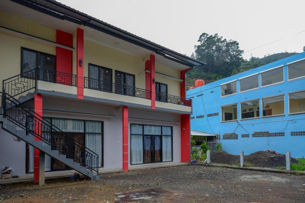 Reddoorz @ Gerbang Dieng Plateau Area Wonosobo Luaran gambar