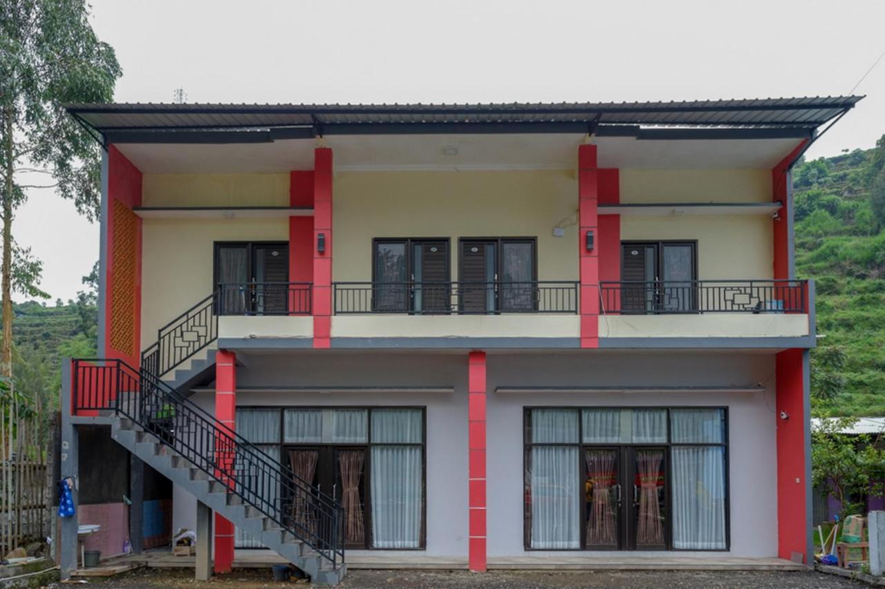 Reddoorz @ Gerbang Dieng Plateau Area Wonosobo Luaran gambar
